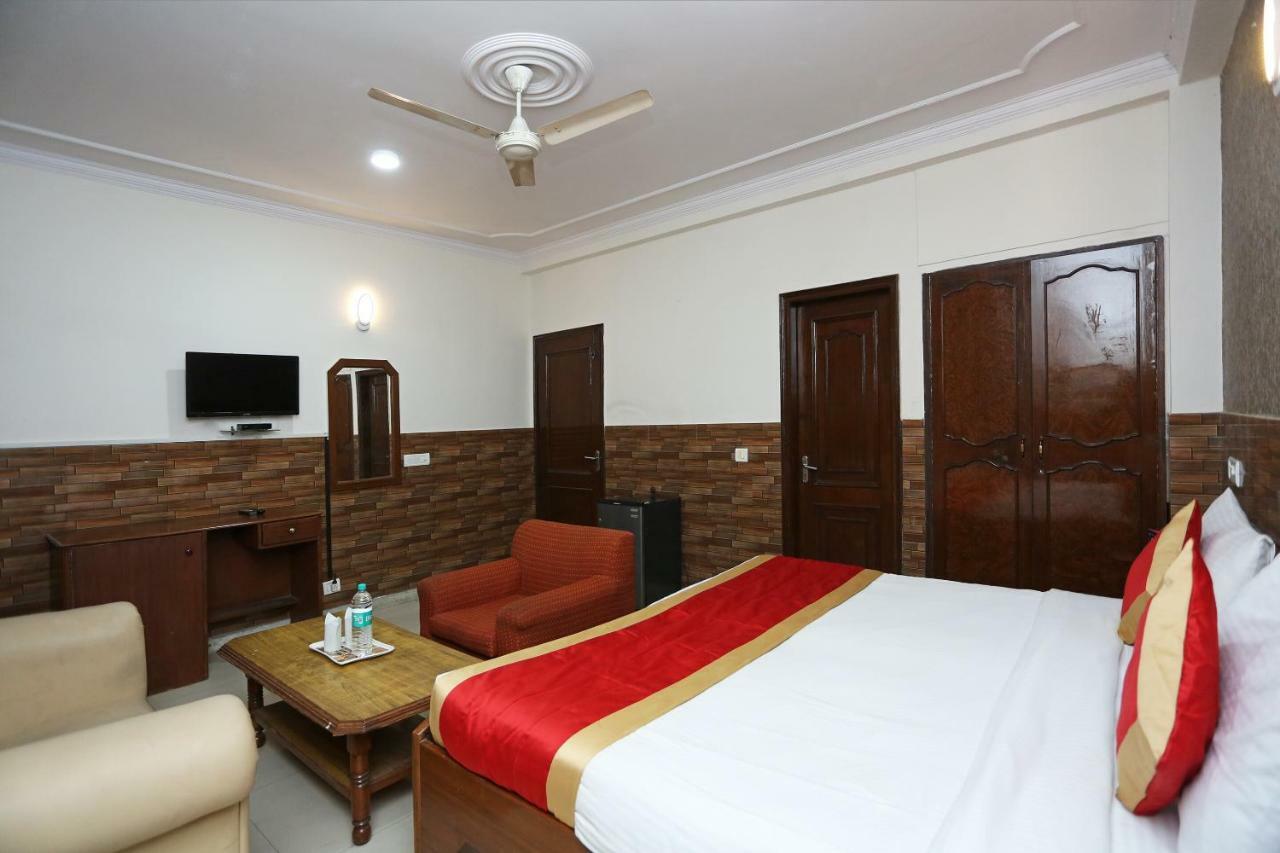 Oyo 472 Hotel Sareen Nové Dillí Exteriér fotografie